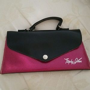 Trophy Queen black n Pink purse